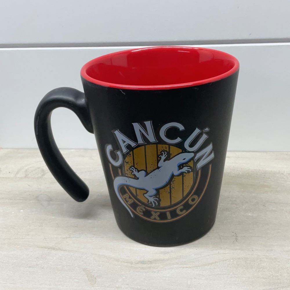 Cancun Mexico Souvenir Coffee Mug Matte Black Red Gecko Lizard Graphic